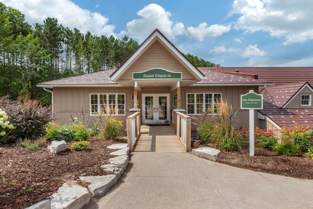 Carriage Ridge Resort Guest Services