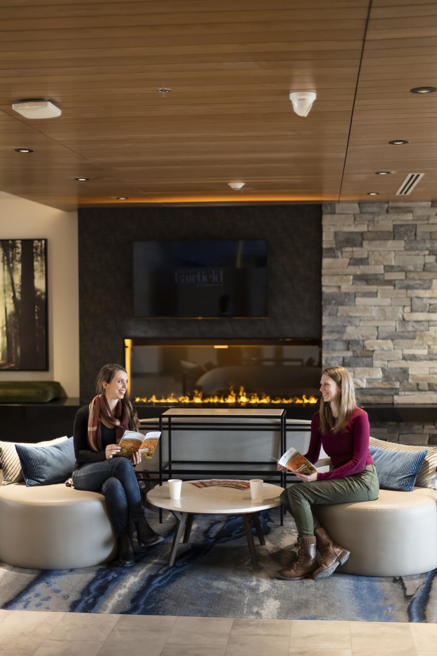 Lounge at Fairfield Inn Orillia Hotel